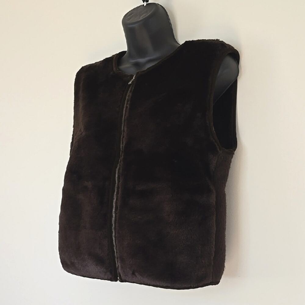 Banana Republic Faux Fur Vest Minimalist Neutral Quiet Luxury Medium Dark Brown
